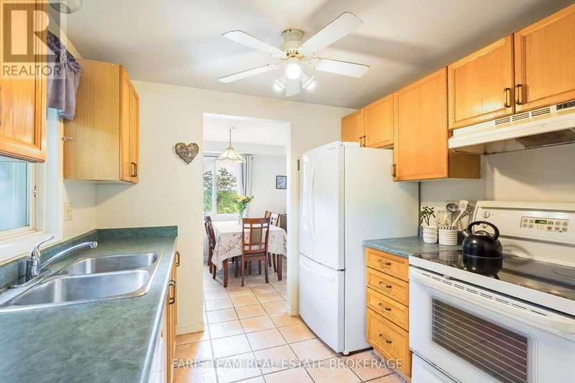 361 Galloway Boulevard — photo 6 of 40