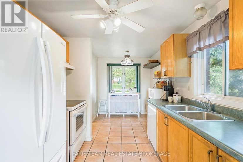 361 Galloway Boulevard — photo 8 of 40