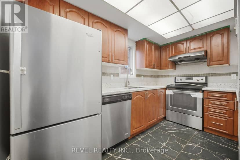 5633 Cortina Crescent — photo 10 of 38