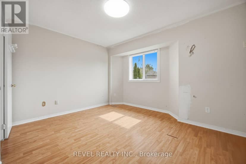 5633 Cortina Crescent — photo 17 of 38