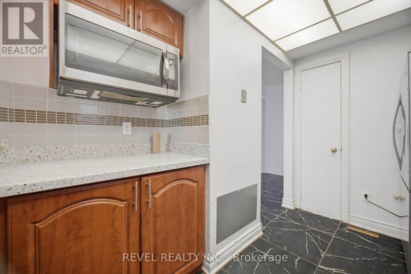 5633 Cortina Crescent — photo 8 of 38