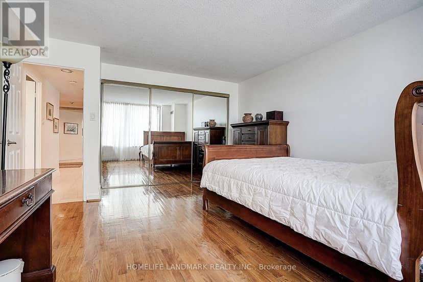 503 - 130 Carlton Street — photo 28 of 40