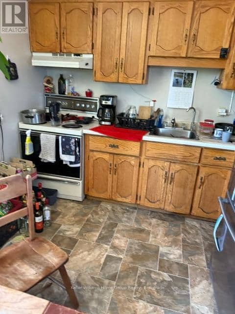 115 St George Street W — photo 18 of 25
