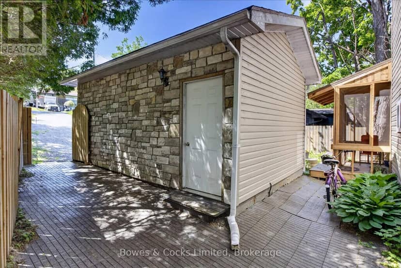 122 Maryland Drive — photo 13 of 40