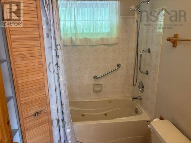 Unit 5 19 Hirtle Drive — photo 10 of 12