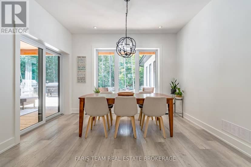 50 Beaufort Crescent — photo 10 of 36