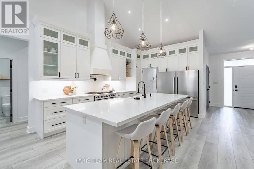 50 Beaufort Crescent — photo 6 of 36