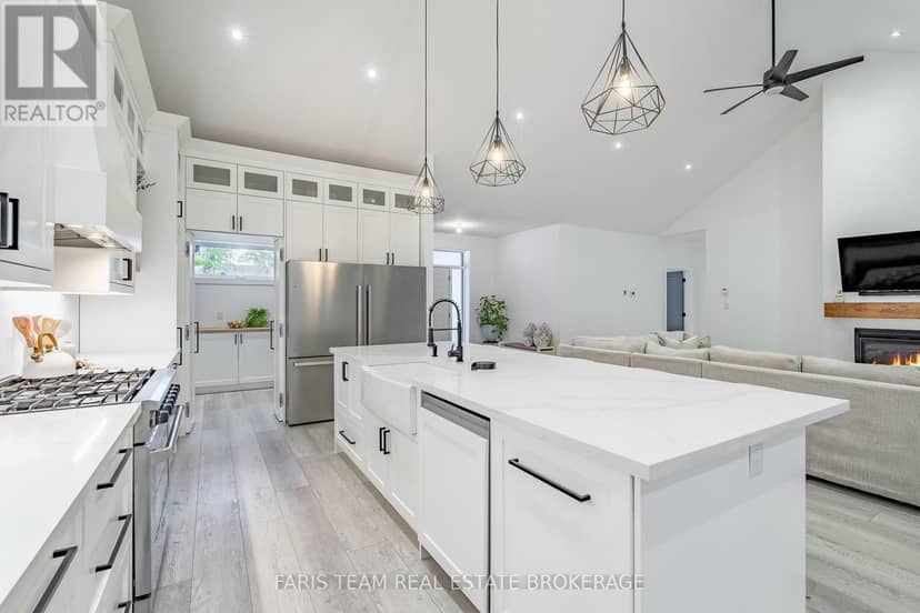 50 Beaufort Crescent — photo 7 of 36