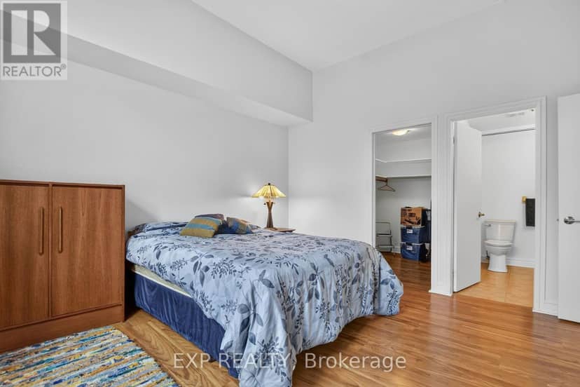 405 - 1 Rosamond Street E — photo 16 of 40