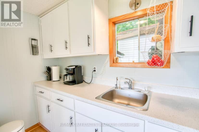 54 Thompson Lane — photo 12 of 33