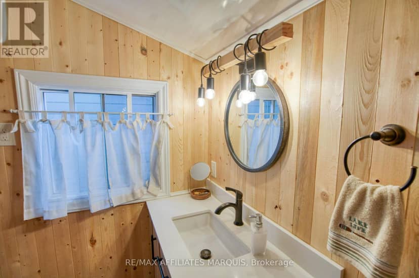 54 Thompson Lane — photo 14 of 33