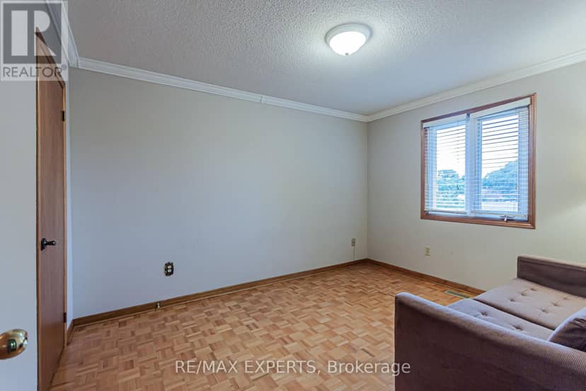 1343 Greenwood Crescent — photo 27 of 40