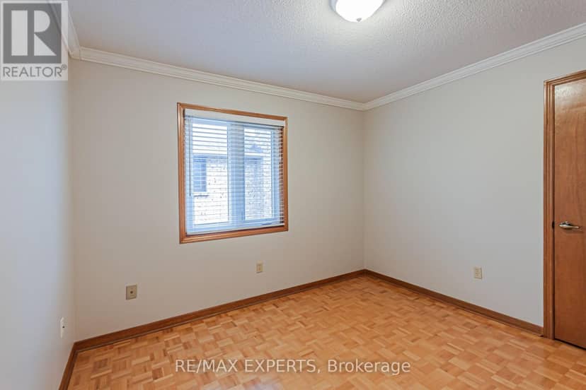 1343 Greenwood Crescent — photo 30 of 40