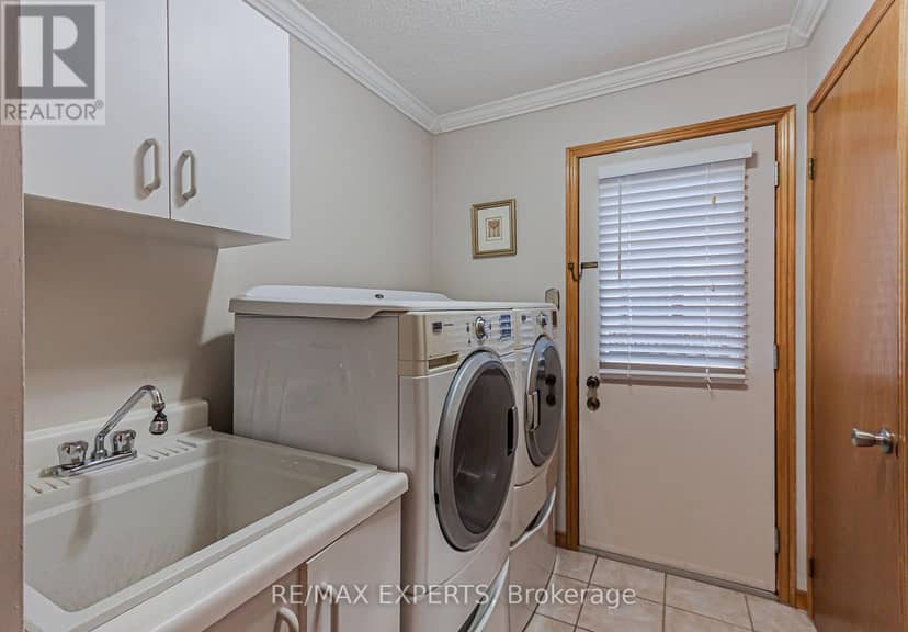 1343 Greenwood Crescent — photo 36 of 40