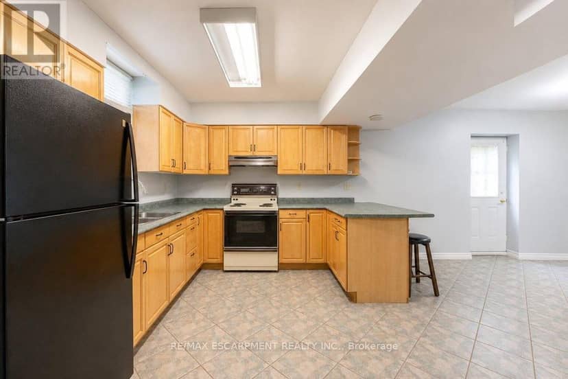 33 Maryvale Avenue — photo 24 of 34