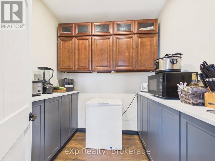 7 Weiss Drive — photo 12 of 40