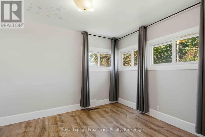 302 King Street — photo 20 of 26
