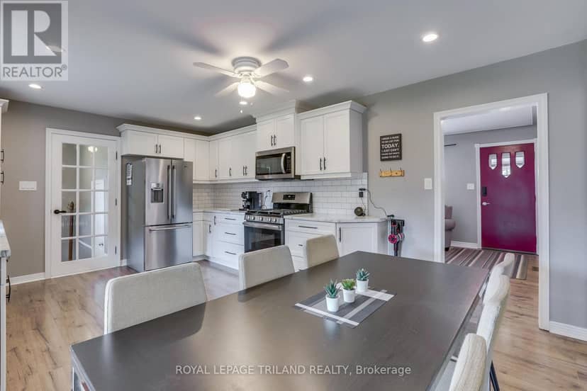 224 McKellar Street — photo 10 of 40