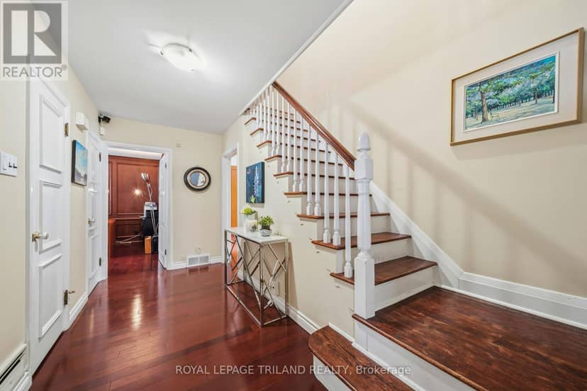 1104 The Parkway — photo 3 of 40