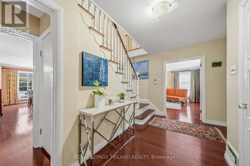 1104 The Parkway — photo 4 of 40