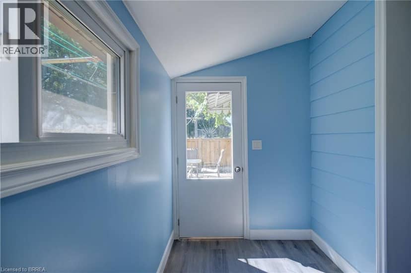 169 GEORGE Street — photo 16 of 40