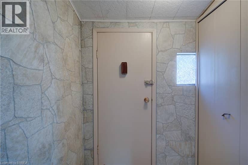 169 GEORGE Street — photo 17 of 40