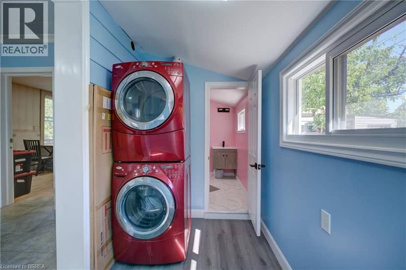 169 GEORGE Street — photo 13 of 40