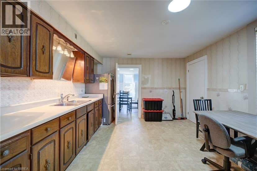 169 GEORGE Street — photo 18 of 40