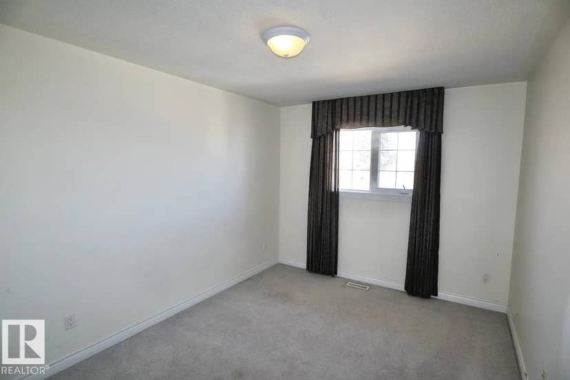 4932 48 ST — photo 30 of 40