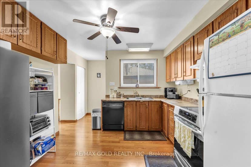 53 Dorchester Drive — photo 14 of 40