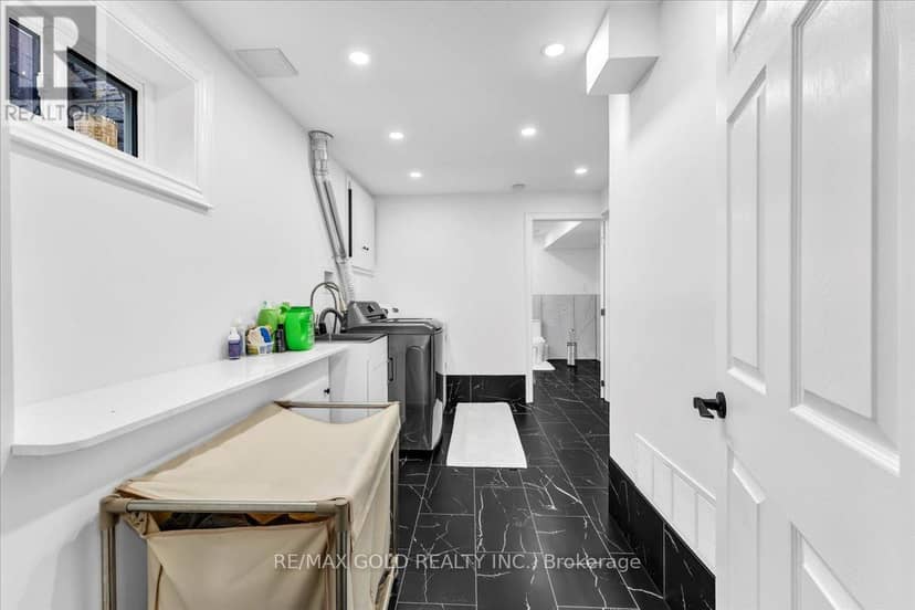 53 Dorchester Drive — photo 39 of 40