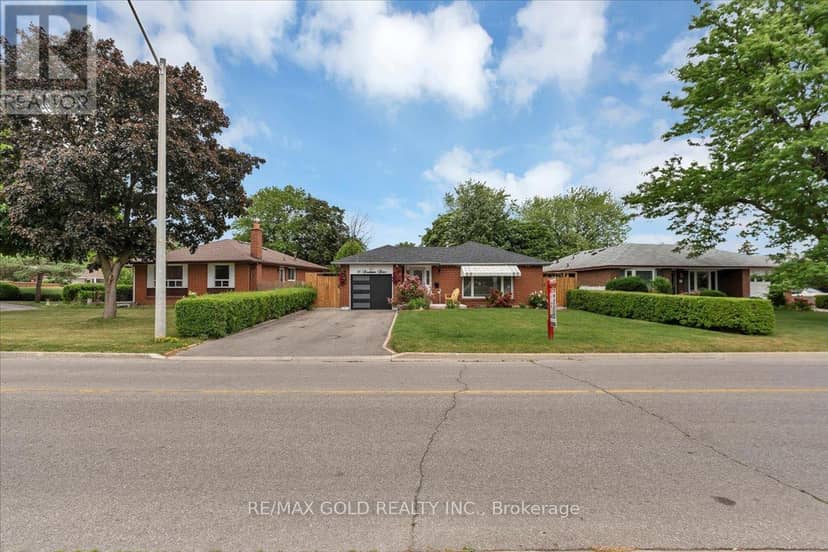 53 Dorchester Drive — photo 4 of 40