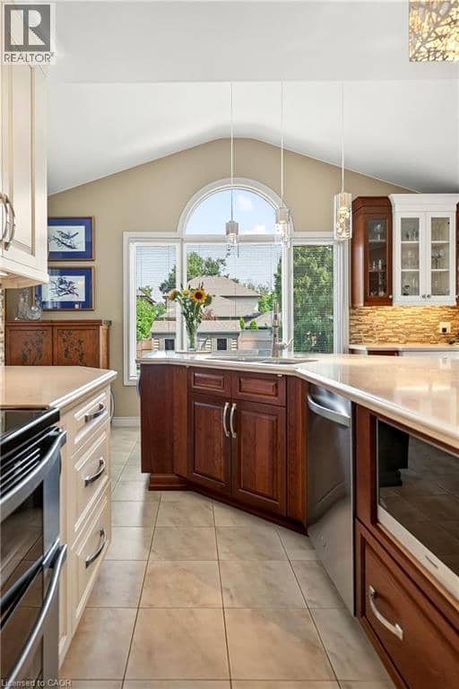 4 LIDO Drive — photo 14 of 40