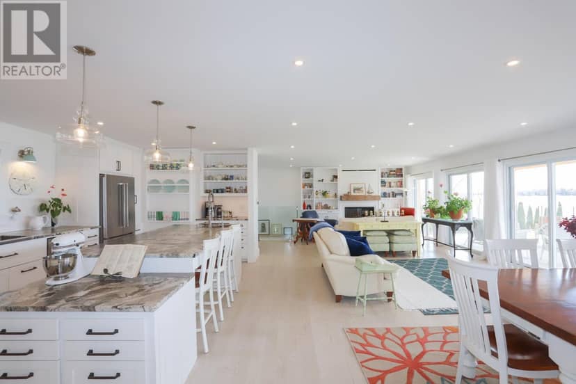 11 Mitchell ST — photo 18 of 40