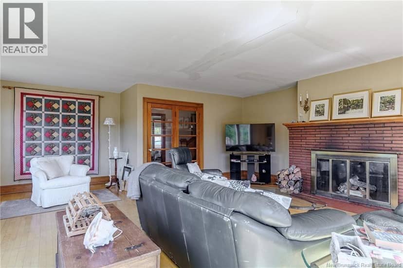 639 Main Street — photo 10 of 40