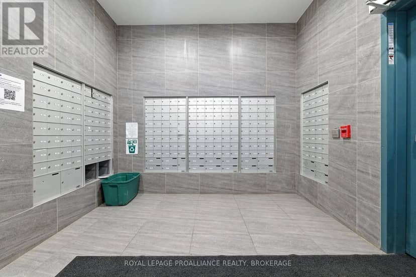425 - 652 Princess Street — photo 19 of 30