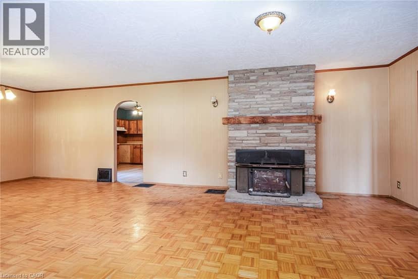 1310 SNYDER'S Road E — photo 11 of 18