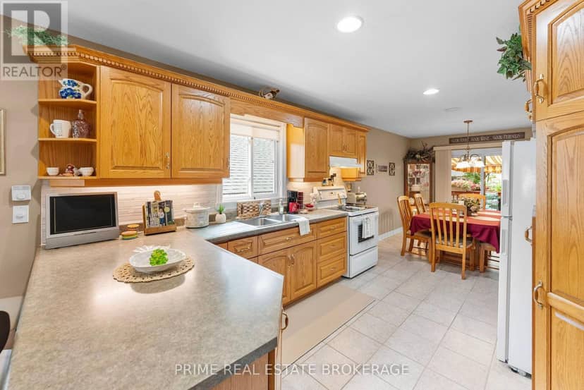 102 Ridge Street — photo 10 of 40