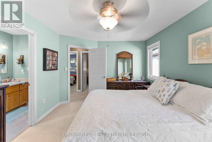 102 Ridge Street — photo 16 of 40
