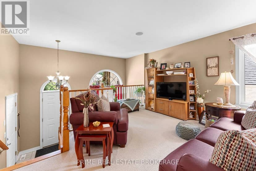 102 Ridge Street — photo 7 of 40
