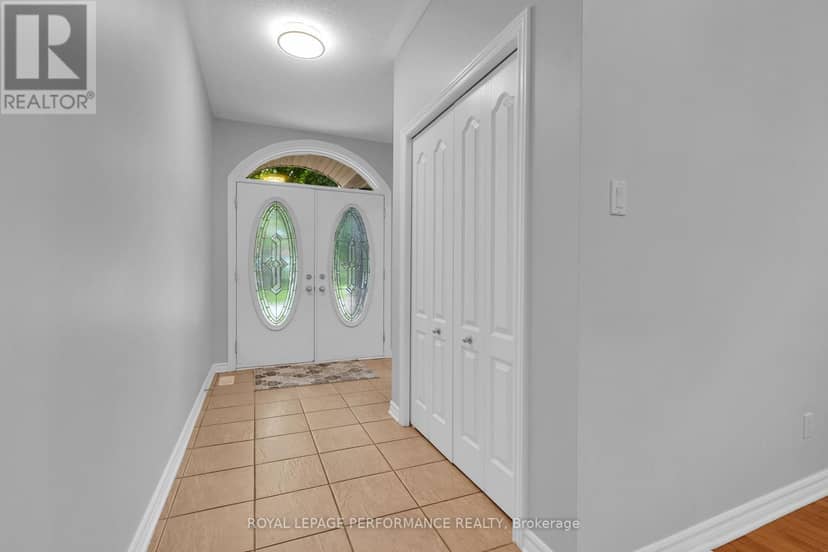 767 Long Point Circle N — photo 4 of 40