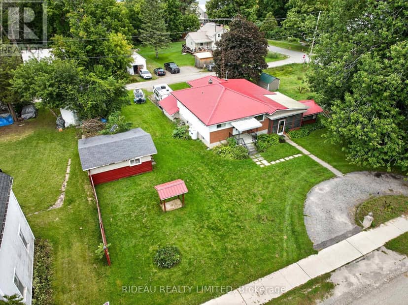 17 Colborne Street, Rideau Lakes, photo 3