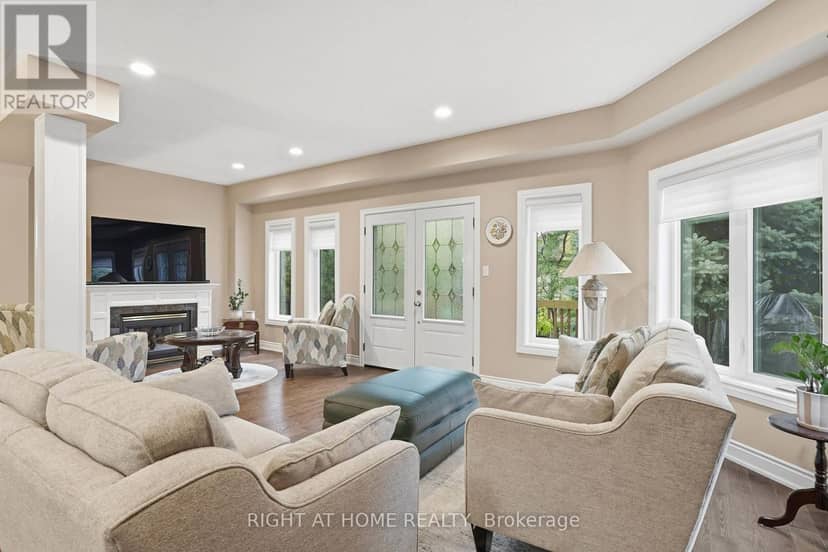 2121 Pinevalley Crescent, Oakville, photo 8