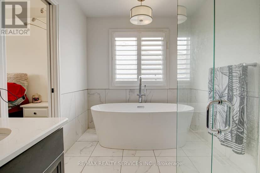 240 Tamarack Blvd Boulevard — photo 29 of 35