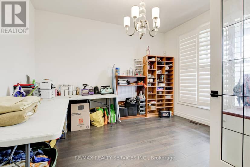 240 Tamarack Blvd Boulevard — photo 6 of 35