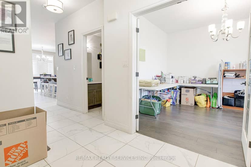 240 Tamarack Blvd Boulevard — photo 7 of 35