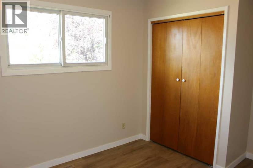 504 Centennial Avenue, Picture Butte, photo 8