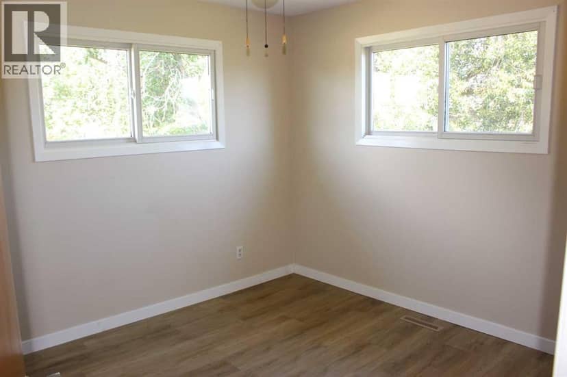 504 Centennial Avenue, Picture Butte, photo 7