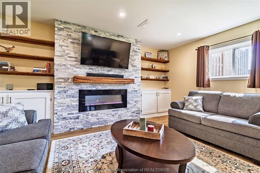 79 Blackacre CRESCENT — photo 30 of 40