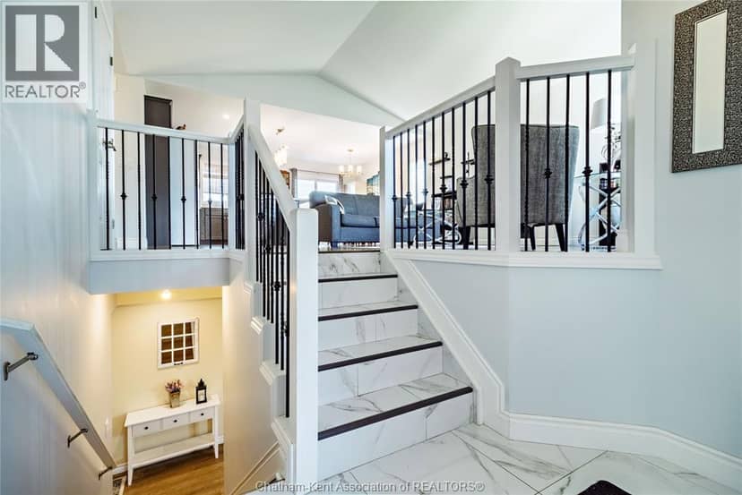 79 Blackacre CRESCENT — photo 4 of 40